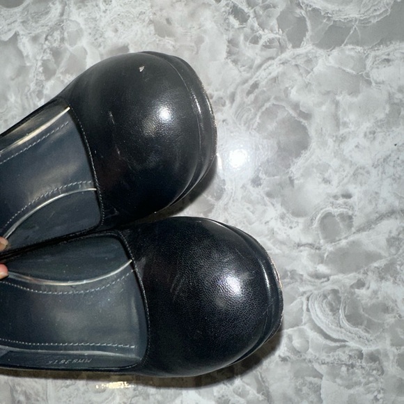 STUART WEITZMAN BLACK NAPPA STILTS CLOSED TOE PUMPS ~ WOMENS US SIZE: 7 M - Picture 5 of 7